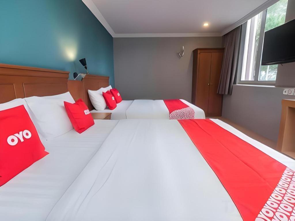 River Park Hotel Sibu Exterior photo