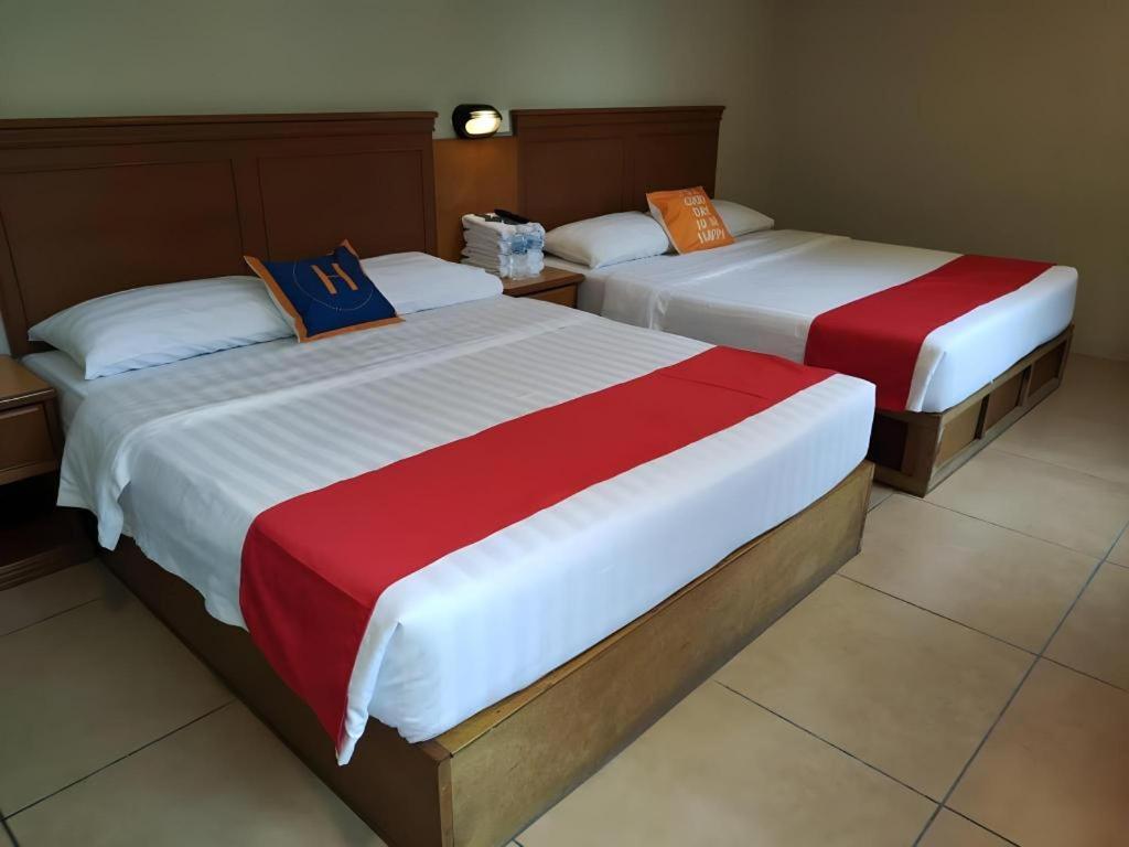 River Park Hotel Sibu Exterior photo