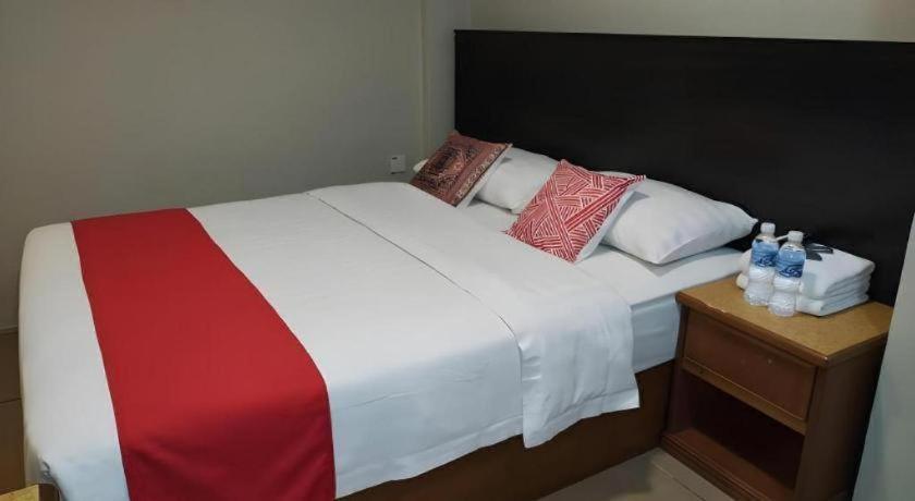River Park Hotel Sibu Exterior photo